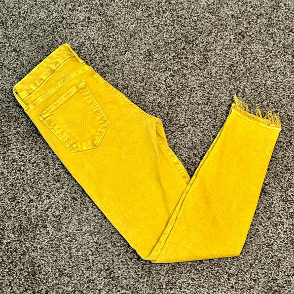 EUC MOTHER Mineral Yellow Wash Denim The Looker Ankle Snippet Jeans - Picture 9 of 17